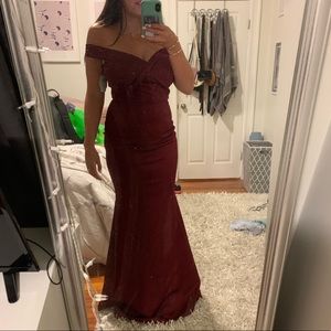 Long maroon mermaid dress off shoulder black tie M
